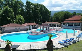 Sintrivanis Beach Studios & Apts